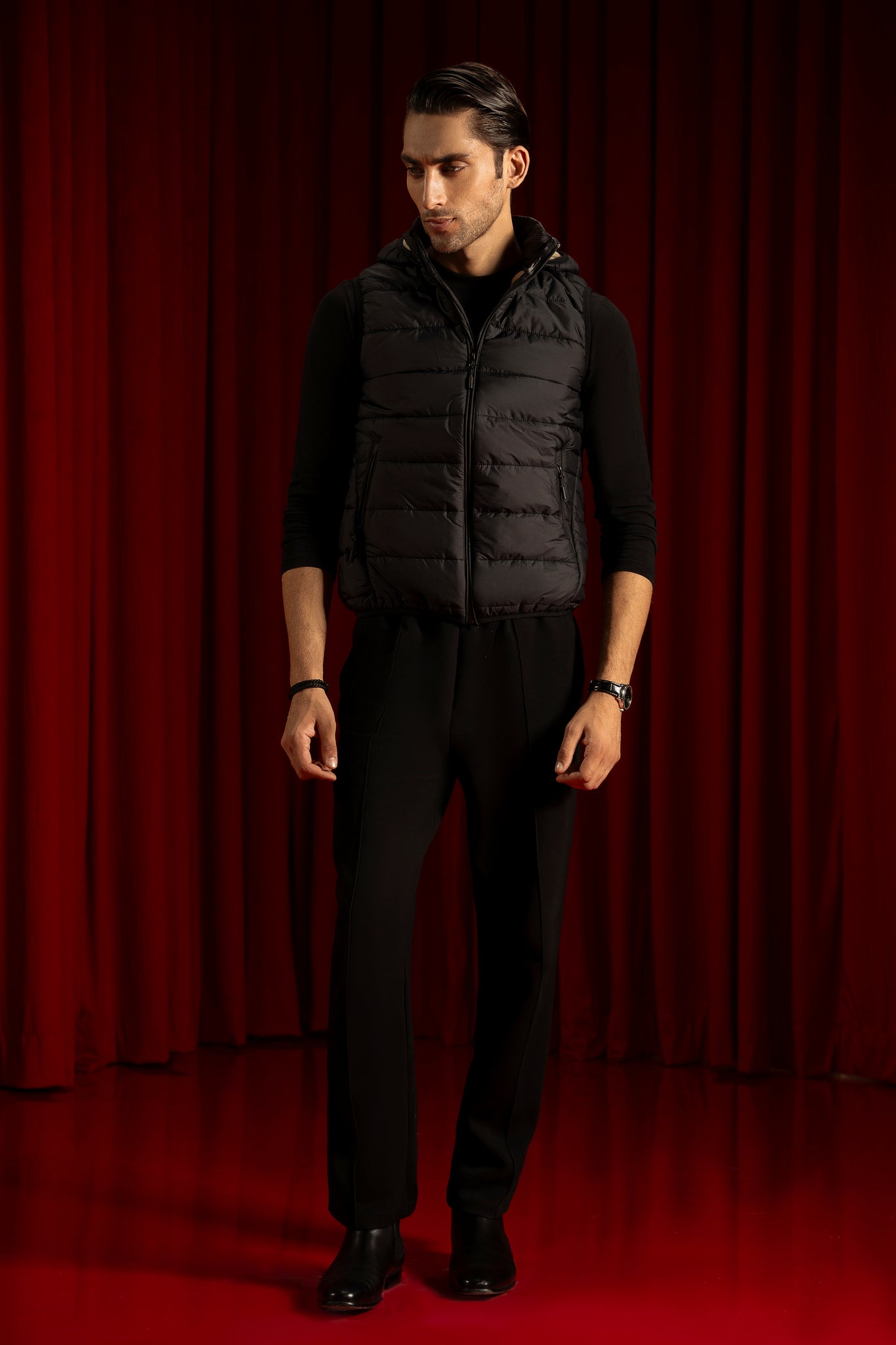 Black Polyester Winter Jacket Sleeveless